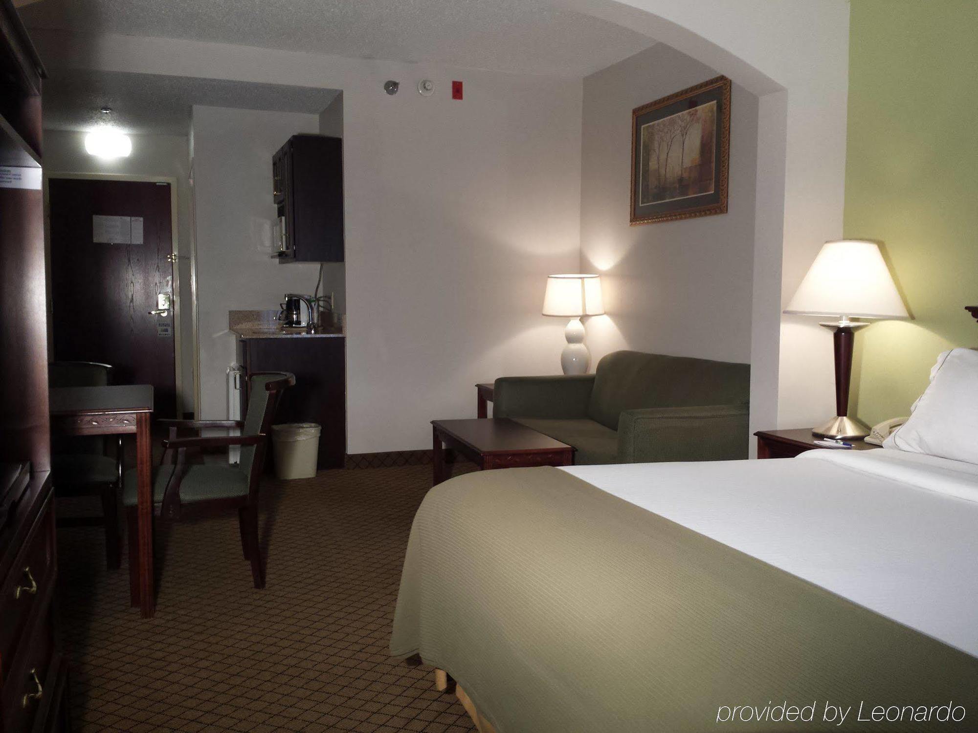 Holiday Inn Express Hotel & Suites Cincinnati Northeast-Milford By Ihg Exterior photo